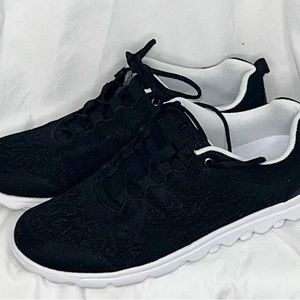 Propét TravelActiv Stretch Sneaker Black size 8W